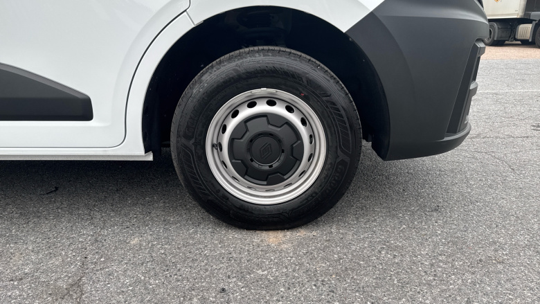 Renault Master Mwb Diesel Fwd MM35 Blue dCi 130 Advance Medium Roof Van